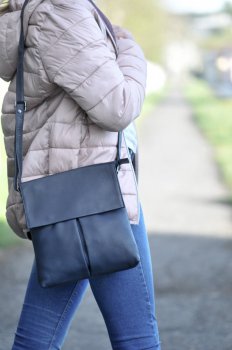 Dámská kožená kabelka přes rameno LB-244 tmavě modrá, New bags leather