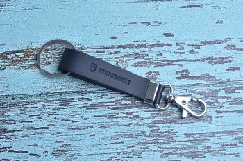 LUXUSNÍ KOŽENÝ PŘÍVĚŠEK NA KLÍČE ČERNÝ 4.1853, VICTORINOX